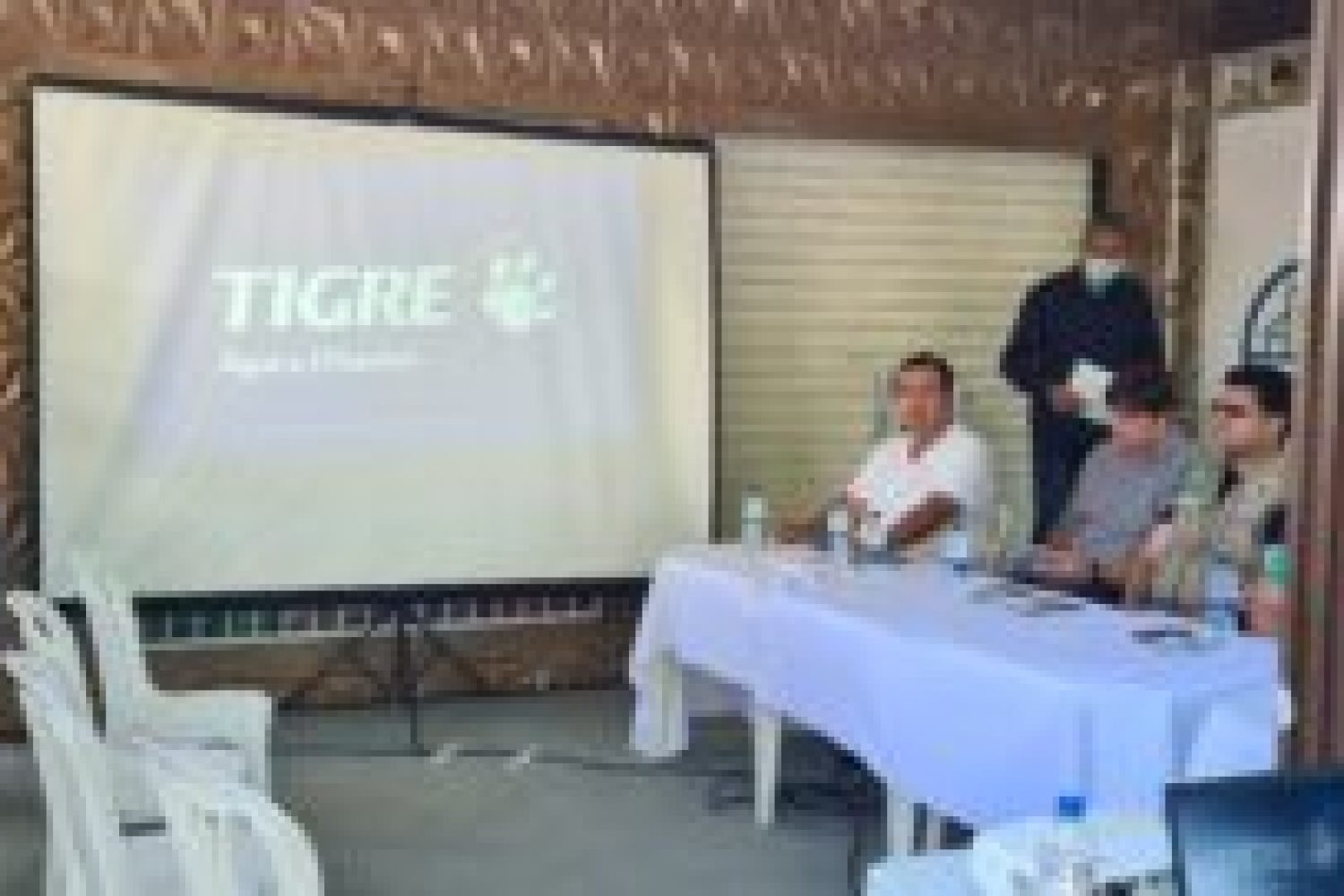 20220526-143928-300x135